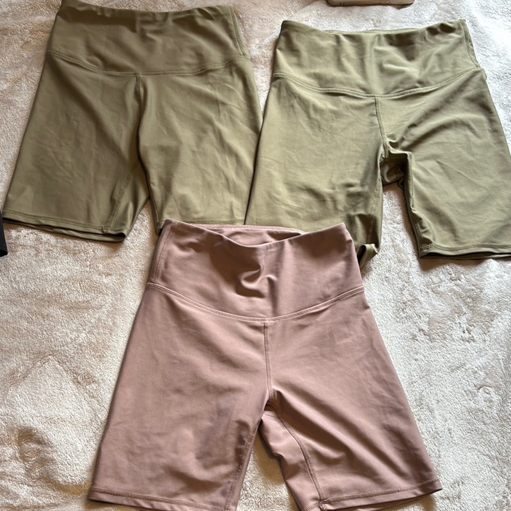 Green and Tan Bike Shorts Stretchy Mid-Thigh